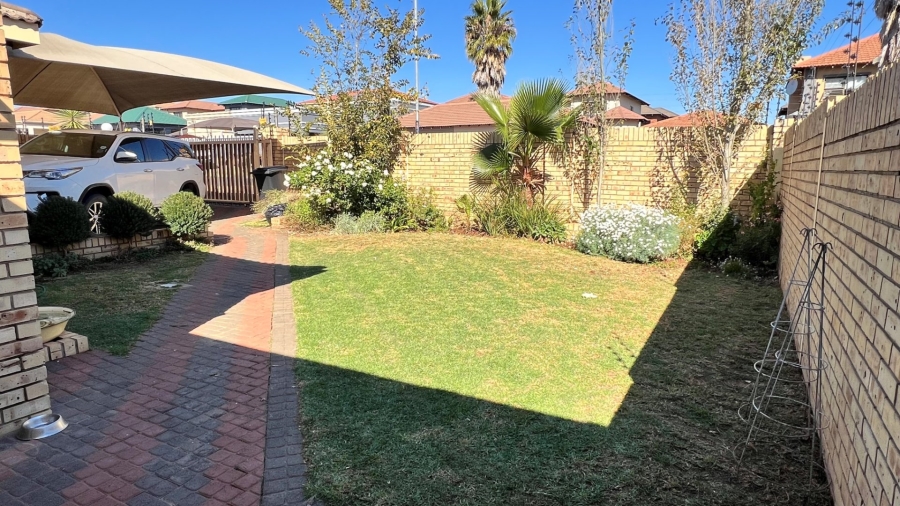 3 Bedroom Property for Sale in Langenhovenpark Free State